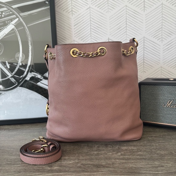 Michael Kors Blush Frankie Medium Drawstring Messenger Crossbody Bag - Picture 2 of 6